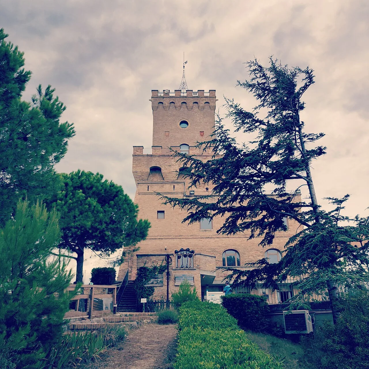 Casa Ferretti — hotel 3 stelle a Silvi Alta, tra le colline e il mare, 