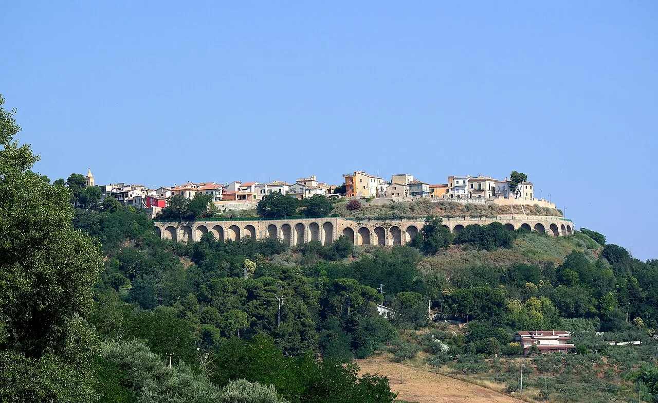 Casa Ferretti — hotel 3 stelle a Silvi Alta, tra le colline e il mare, 